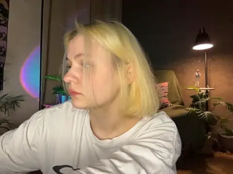 MoonIvy  online show from 06-24-26, 08:06