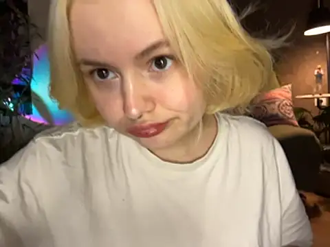 MoonIvy  online show from 05-02-26, 07:30