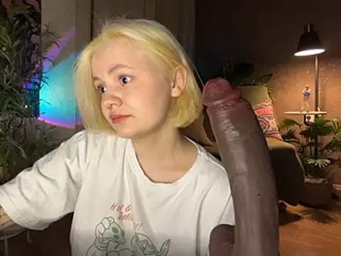 MoonIvy  online show from 05-01-26, 07:19