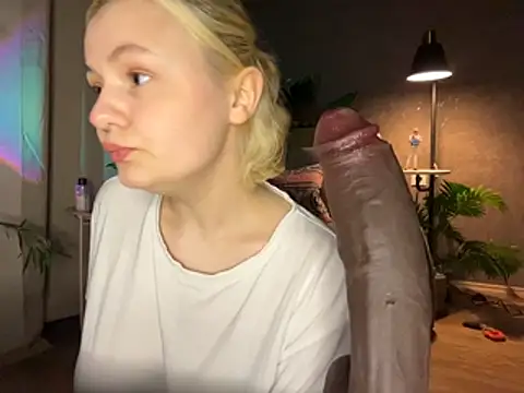MoonIvy  online show from 05-30-26, 07:30