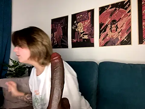 MoonIvy  online show from 09-24-25, 05:08