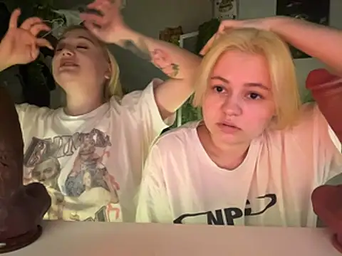 MoonIvy  online show from 02-20-26, 05:37