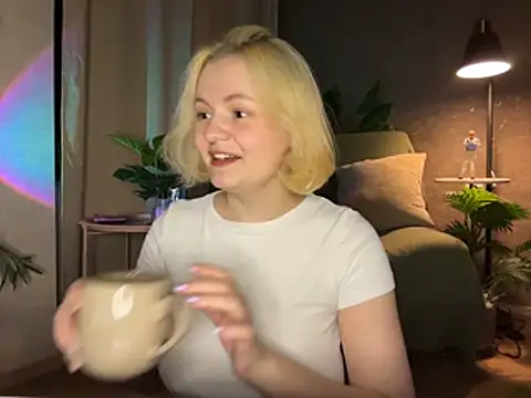 MoonIvy  online show from 06-07-26, 07:19