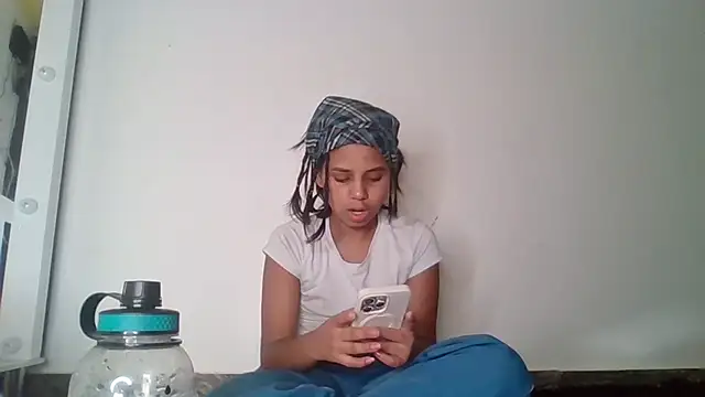 Snapshot of habdiela chatting on 10-19-25, 07:44 habdiela online show from 10-19-25, 07:44