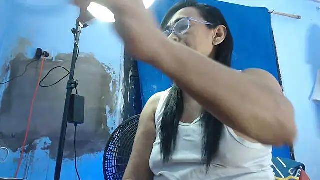 maggi hotsson online show from 10-11-25, 01:06