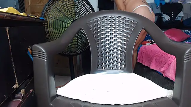 Snapshot of maggi_hotsson chatting on 06-19-26, 03:34 maggi hotsson online show from 06-19-26, 03:34