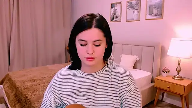 Snapshot of lil_angel_ chatting on 02-17-26, 10:29 lil angel online show from 02-17-26, 10:29