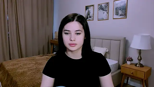 Snapshot of lil_angel_ chatting on 02-17-26, 08:11 lil angel online show from 02-17-26, 08:11