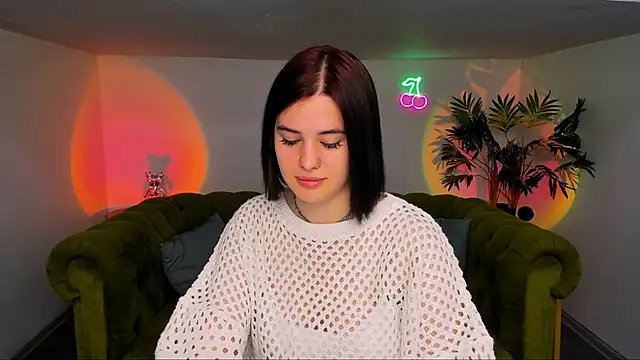 lil angel  online show from 10-26-25, 08:48