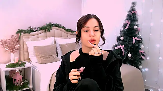 lil angel  online show from 12-21-25, 08:49