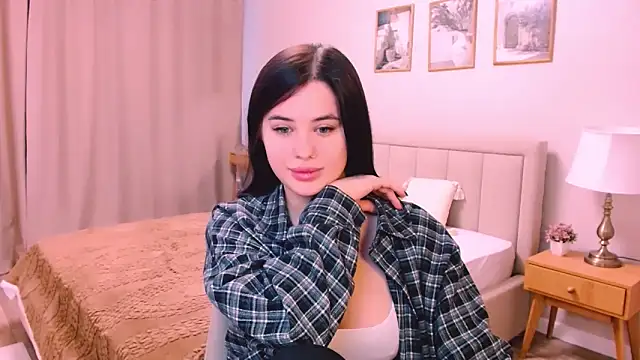 Snapshot of lil_angel_ chatting on 02-20-26, 02:19 lil angel online show from 02-20-26, 02:19