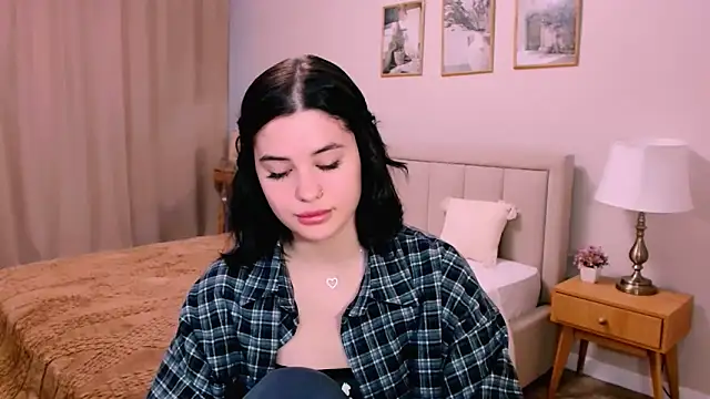 Snapshot of lil_angel_ chatting on 02-06-26, 10:22 lil angel online show from 02-06-26, 10:22