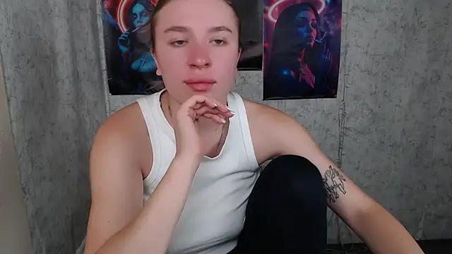 JuliaTopp  online show from 09-15-25, 07:47