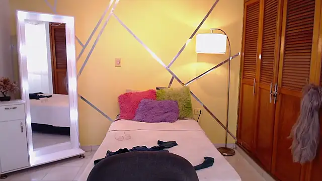 shirleyrojas online show from 01-10-26, 07:09