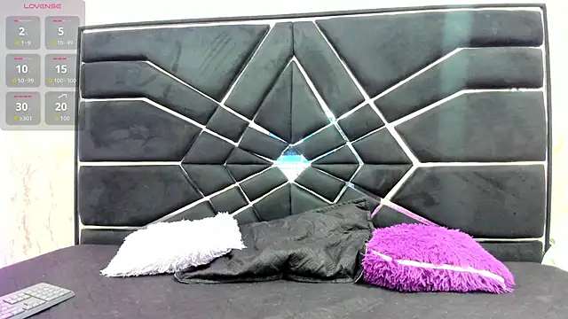 LITTLESUSSYY  online show from 09-19-25, 11:47