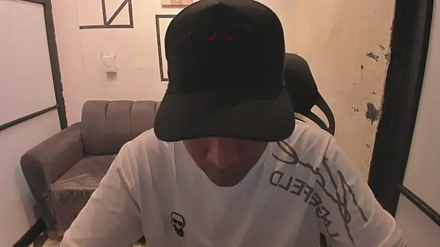 IsaacBlack  online show from 09-23-25, 04:41