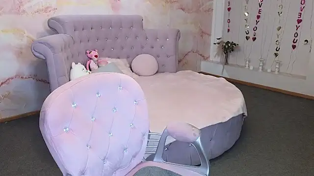 Anna Kenann online show from 10-15-25, 07:05