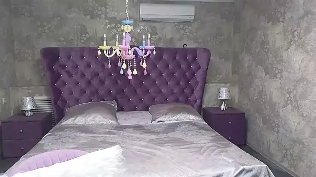 Anna Kenann online show from 10-10-25, 07:09