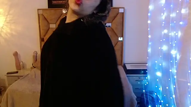 Snapshot of CATTALINAHOT chatting on 02-10-26, 02:43 CATTALINAHOT online show from 02-10-26, 02:43