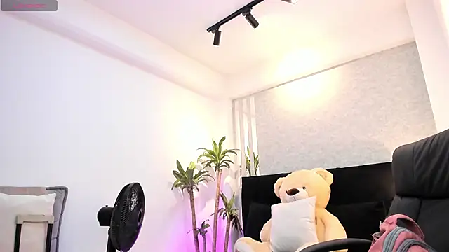 Snapshot of lily_cash1 chatting on 01-07-26, 02:22 lily cash1 online show from 01-07-26, 02:22