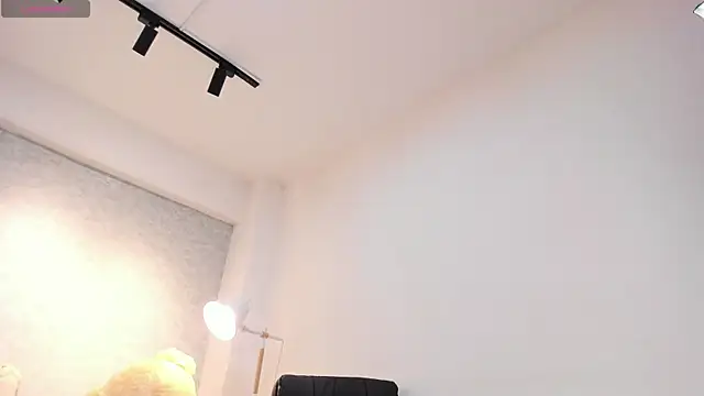 Snapshot of lily_cash1 chatting on 01-15-26, 01:58 lily cash1 online show from 01-15-26, 01:58