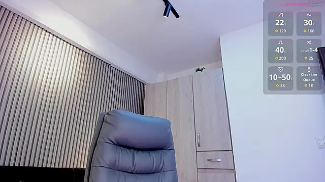 Snapshot of lily_cash1 chatting on 11-15-25, 08:13 lily cash1 online show from 11-15-25, 08:13