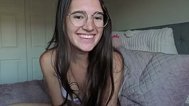 Snapshot of bambifarrina chatting on 06-04-26, 12:37 bambifarrina online show from 06-04-26, 12:37