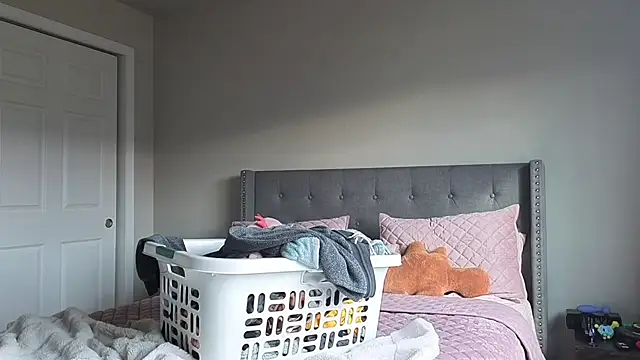 Snapshot of bambifarrina chatting on 10-17-25, 08:54 bambifarrina online show from 10-17-25, 08:54