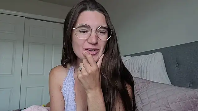 Snapshot of bambifarrina chatting on 06-16-26, 06:30 bambifarrina online show from 06-16-26, 06:30