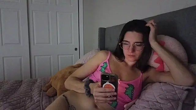 Snapshot of bambifarrina chatting on 11-15-25, 05:11 bambifarrina online show from 11-15-25, 05:11