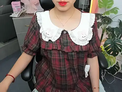 Xiao cute online show from 10-12-25, 04:08