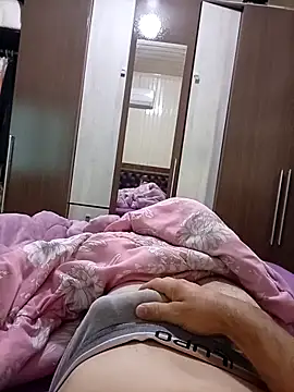 Gustavo198045 online show from 04-12-26, 11:13