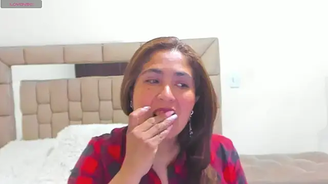 Snapshot of gabrielaponce11 chatting on 12-16-25, 12:15 gabrielaponce11 online show from 12-16-25, 12:15