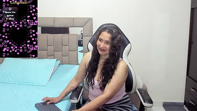 Snapshot of gabrielaponce11 chatting on 05-06-26, 02:43 gabrielaponce11 online show from 05-06-26, 02:43