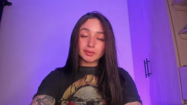 Snapshot of scarlett_Collinss chatting on 05-25-26, 11:36 scarlett Collinss online show from 05-25-26, 11:36