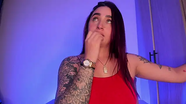 scarlett Collinss online show from 12-17-25, 03:33