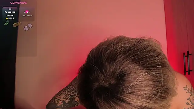 Snapshot of scarlett_Collinss chatting on 02-15-26, 07:51 scarlett Collinss online show from 02-15-26, 07:51