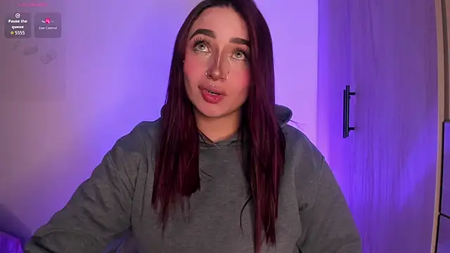 Snapshot of scarlett_Collinss chatting on 02-04-26, 03:45 scarlett Collinss online show from 02-04-26, 03:45