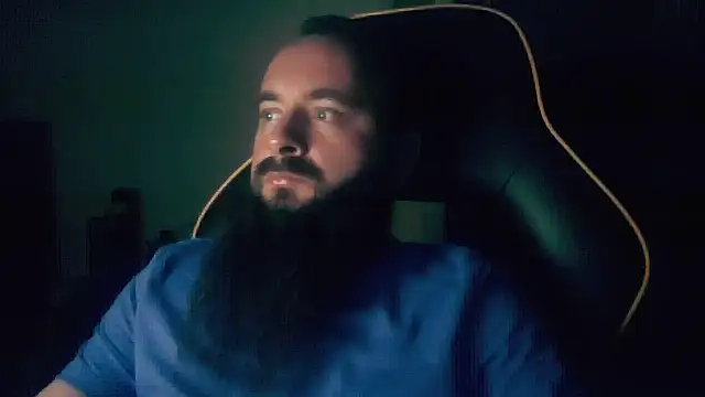 LondonMan1988 online show from 11-19-25, 05:13