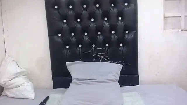 GlowGoddessxx online show from 04-09-26, 05:42