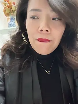 anna yngs online show from 11-10-25, 07:35