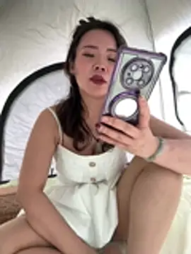 Snapshot of anna_yngs chatting on 04-26-26, 04:54 anna yngs online show from 04-26-26, 04:54