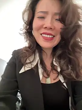 Snapshot of anna_yngs chatting on 05-25-26, 06:45 anna yngs online show from 05-25-26, 06:45