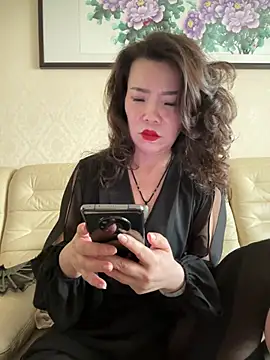 Snapshot of anna_yngs chatting on 06-24-26, 06:34 anna yngs online show from 06-24-26, 06:34