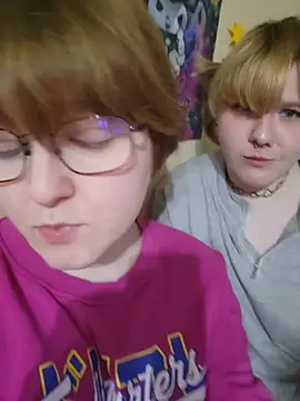 Snapshot of xrixsyx_and_ricky chatting on 07-17-26, 05:54 xrixsyx and ricky online show from 07-17-26, 05:54