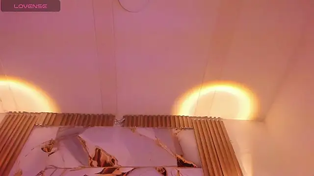 AgathaAtenea online show from 11-13-25, 12:31