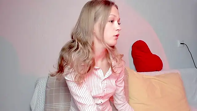 Kara smalltits online show from 05-27-26, 11:50