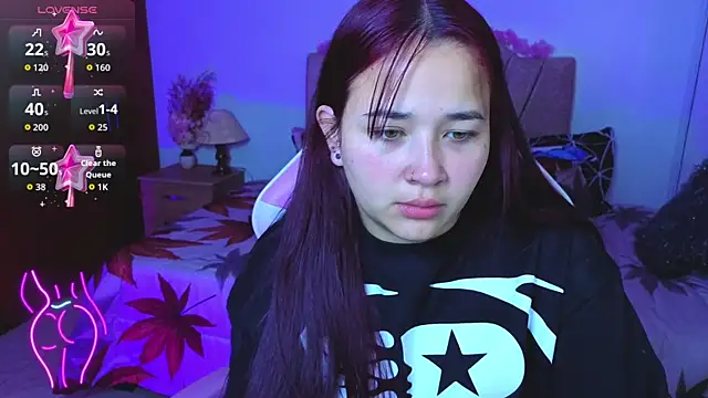 Leakitten online show from 09-18-25, 04:43