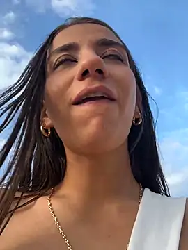 -juicy  online show from 11-03-25, 09:40