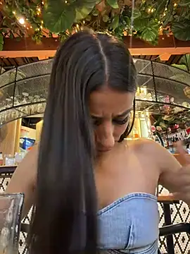 Snapshot of -juicy_ chatting on 04-04-26, 10:49 -juicy online show from 04-04-26, 10:49